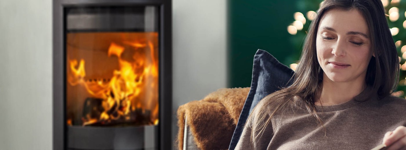 Jøtul F 373 Advance sort vedovn med juletre