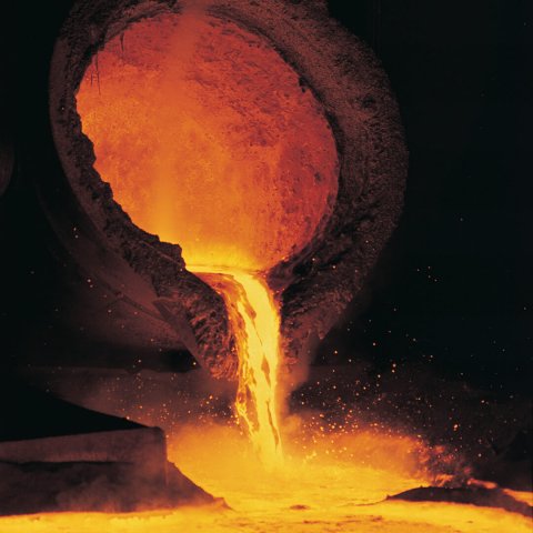 Jøtul fabrik, der smelter jernskrot